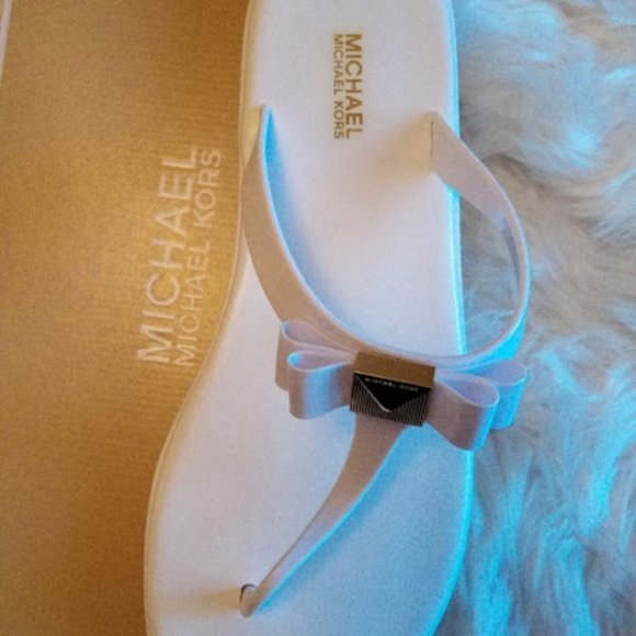 New In Box Michael Kors Jelly Plate White Thong Sandals Slip-Ons Slippers US 9M - Picture 5 of 17